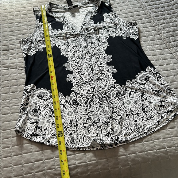 EUC - 🖤 INC Black/White Sleeveless Top - Picture 4 of 8